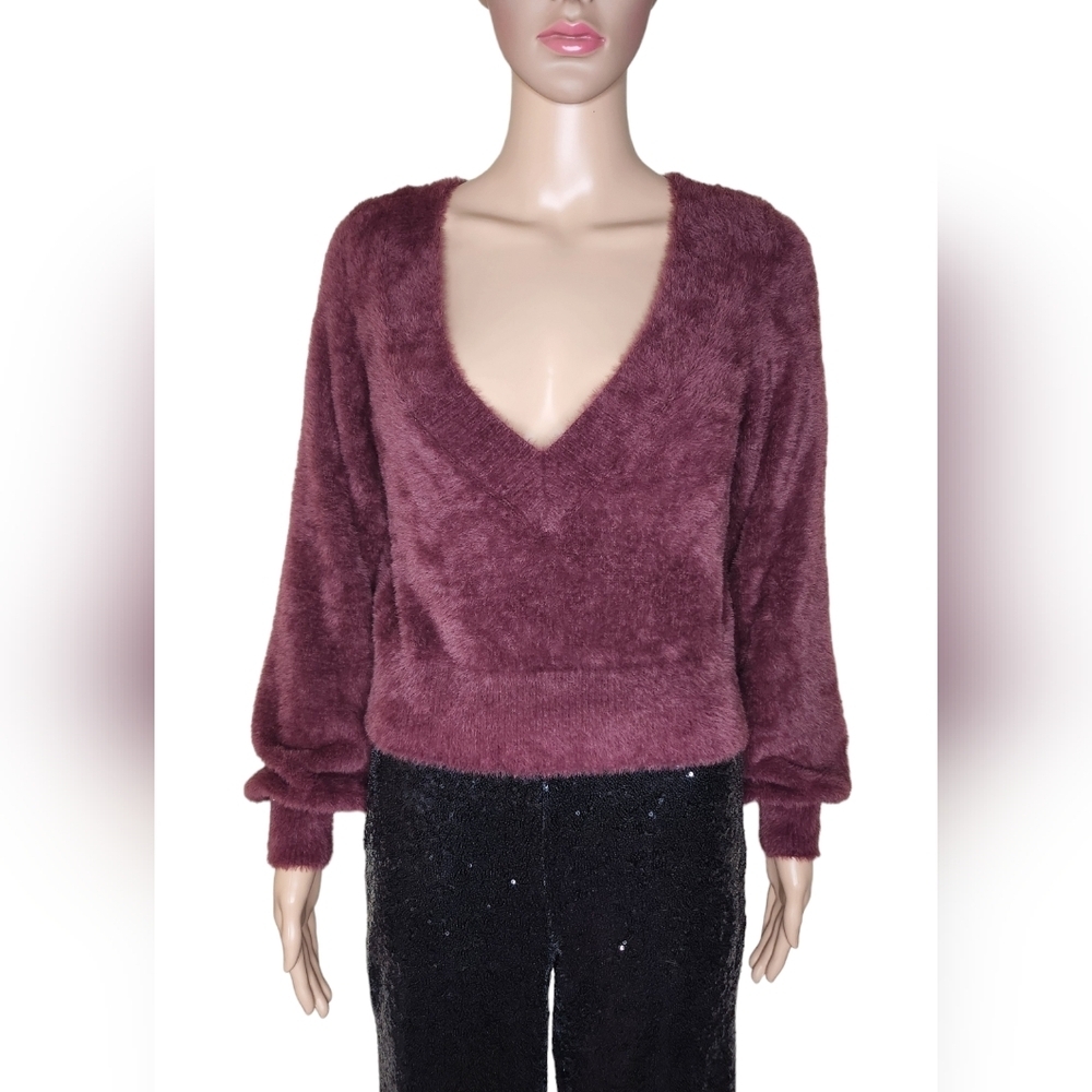Aritzia Sunday Best women's maroon fuzzy cozy scoop neck pullovet sweater Small